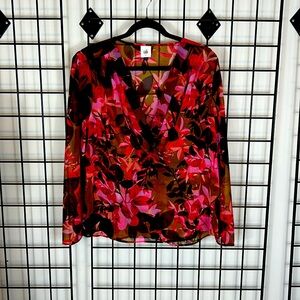 Cabi Mia Blouse, 2 piece, size large, floral, deep V, long sleeved.